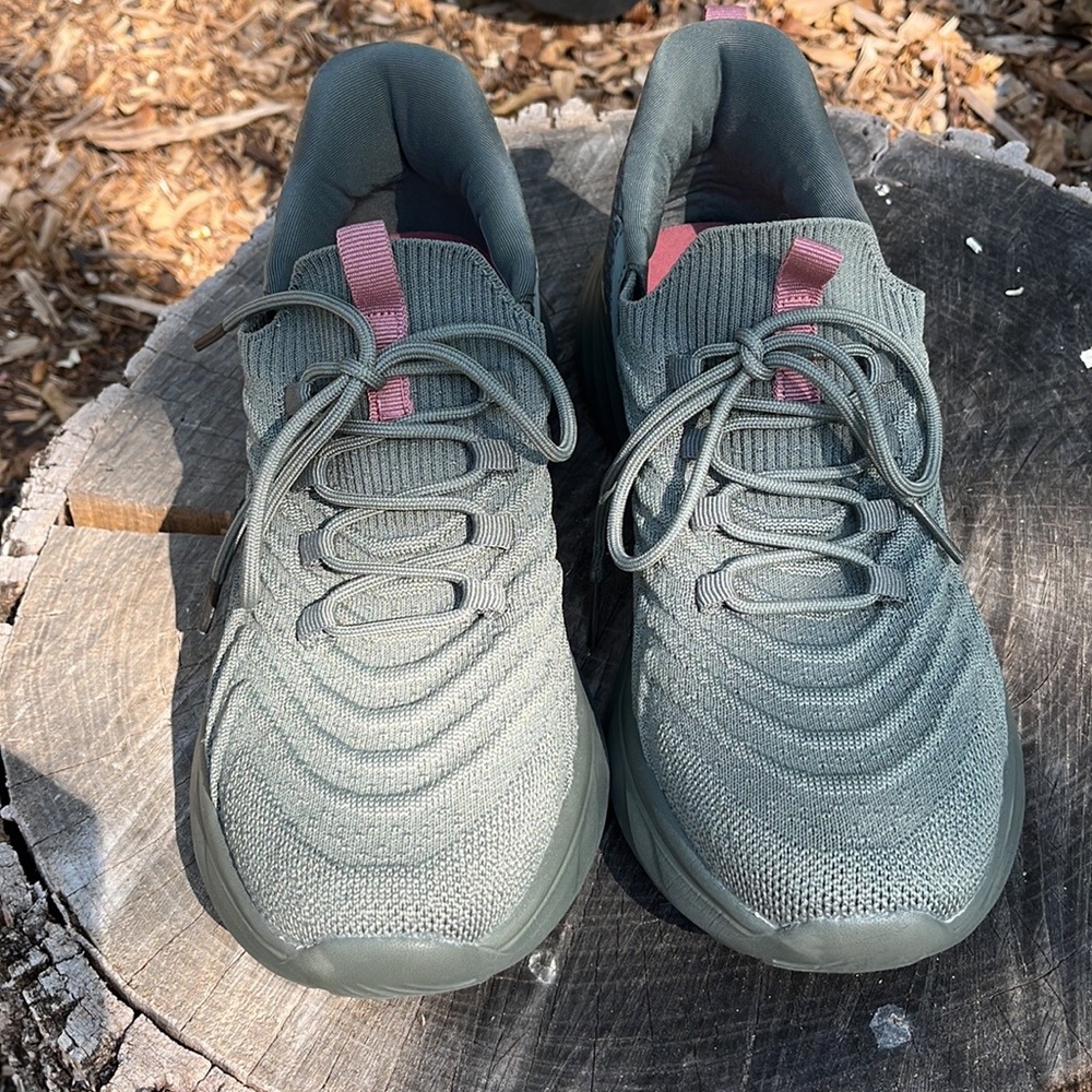 ‘Geers’ Sage Green athletic shoes, excellent condition